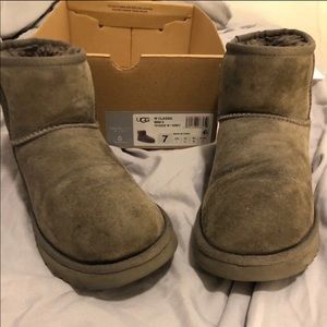 Ugg Mini